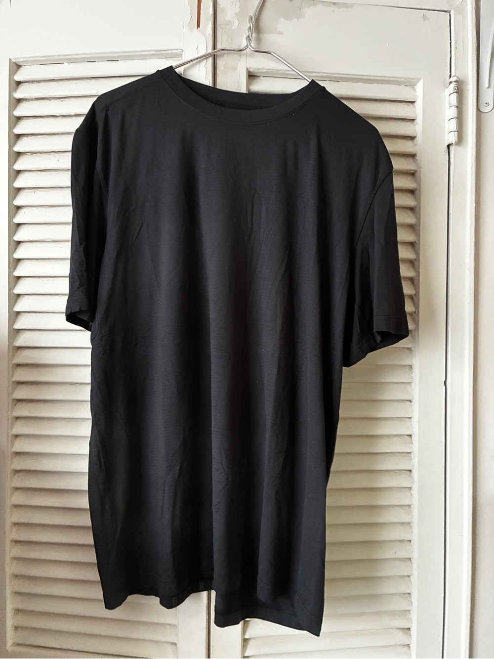 lululemon athletica Men's Short Sleeve Tees - Black & Teal - Picture 2 of 9